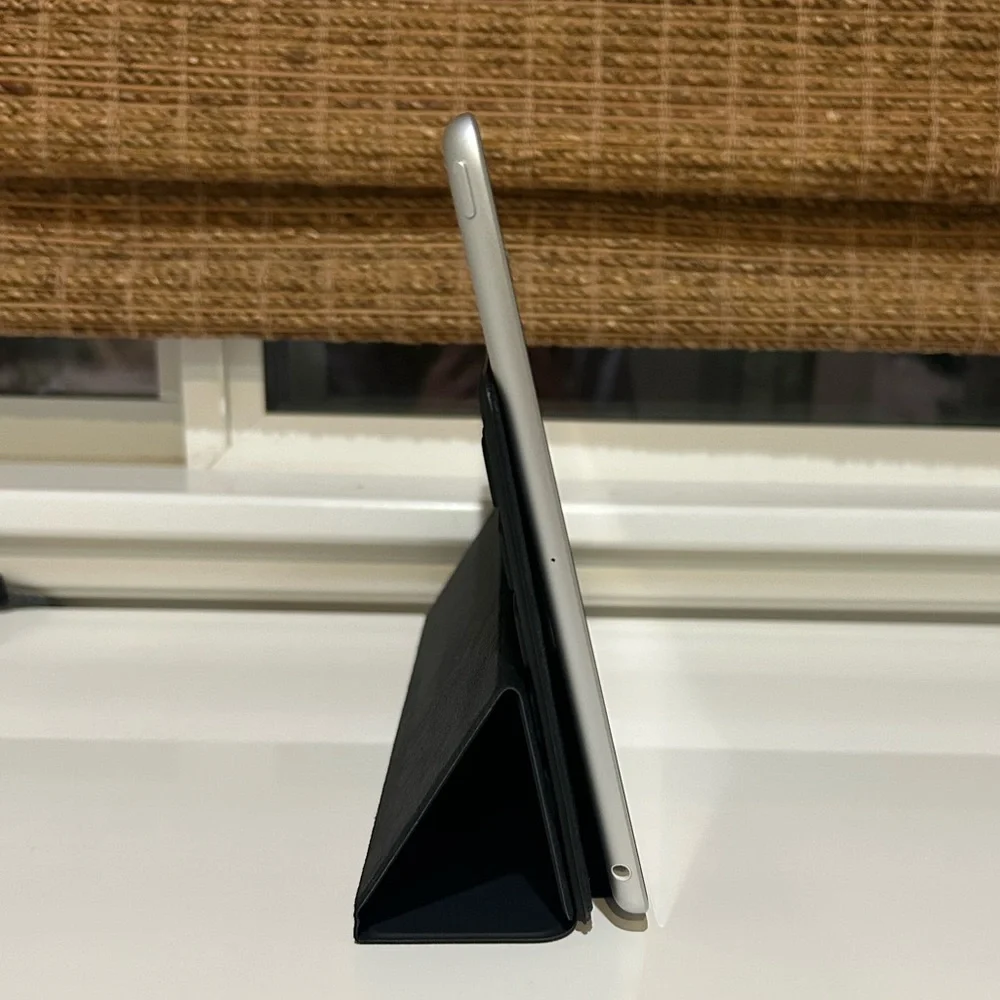 COPY - Smart Keyboard: Fits iPad 7th, 8th, 9th Gen, iPad Air 3rd Gen, and iPad …